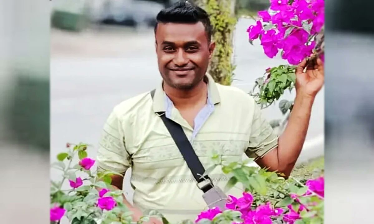 ProbashTime's tweet card. ইউরোপে উন্নত জীবনের স্বপ্ন নিয়ে দেশ ছাড়লেও লিবিয়া থেকে সাগরপথে ইতালি যাওয়ার চেষ্টায় নিখোঁজ হয়েছেন কিশোরগঞ্জের ভৈরবের যুবক আরমান (৩২)। দীর্ঘ আট বছর মালয়েশিয়ায় থা