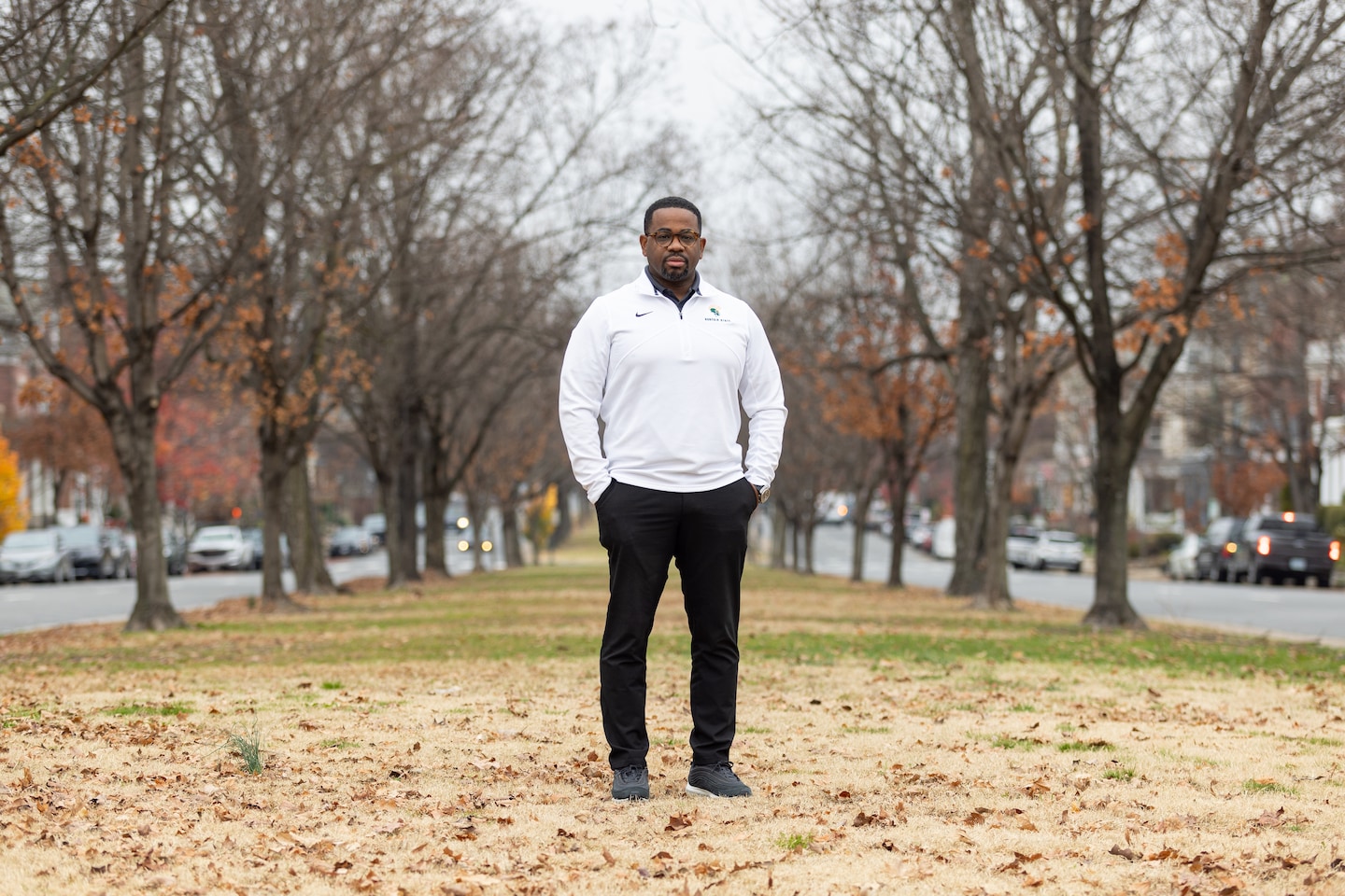 SchneiderG's tweet card. Devon Henry stepped in to remove almost all of Richmond's Confederate statues after White contractors refused. It changed his life.