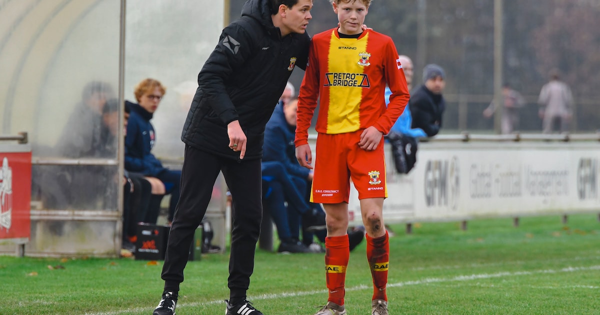 PeterKoop's tweet card. Dick Schneider, Bert van Marwijk, Marc Overmars en Johan Derksen, allemaal zetten ze in de jeugdopleiding van Go Ahead Eagles de eerste stappen als voetballer. Inmiddels krabbelt de opleiding van de...