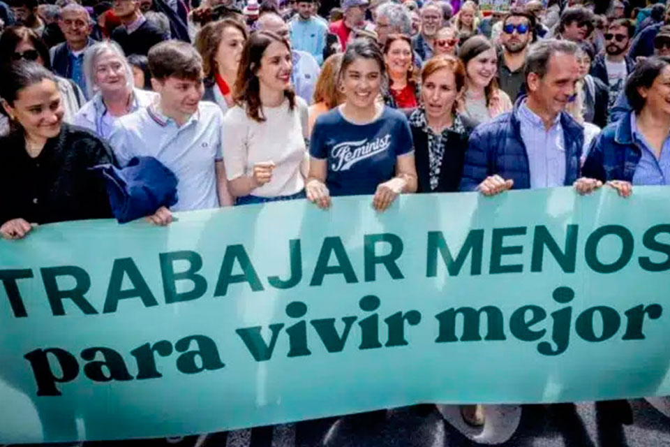 FeminismoINC's tweet card. La semana laboral de 4 días: ¿más carga sobre las mujeres?, por Susana Reina