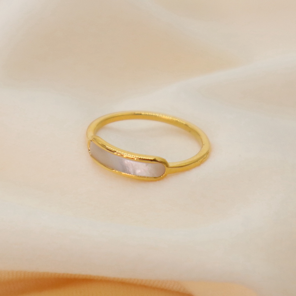 hapicchihapicch's tweet card. 🌙11/20 20:00〜【スタート2時間 半額❣️】人数制限なし🖤ajiro さん全品対象✨ 【R059 指輪 リング】 金アレ対応のサージカルステンレス。 シェルの上品なきらめきで高見え𓂃💍 🏡SHOP→ #ajiro accessory #ブラックフライデー #はぴっちブラックフライデー #プチプラ #高見え #自分へのご褒美 #おねだりジュエリー R059 指輪 リング...