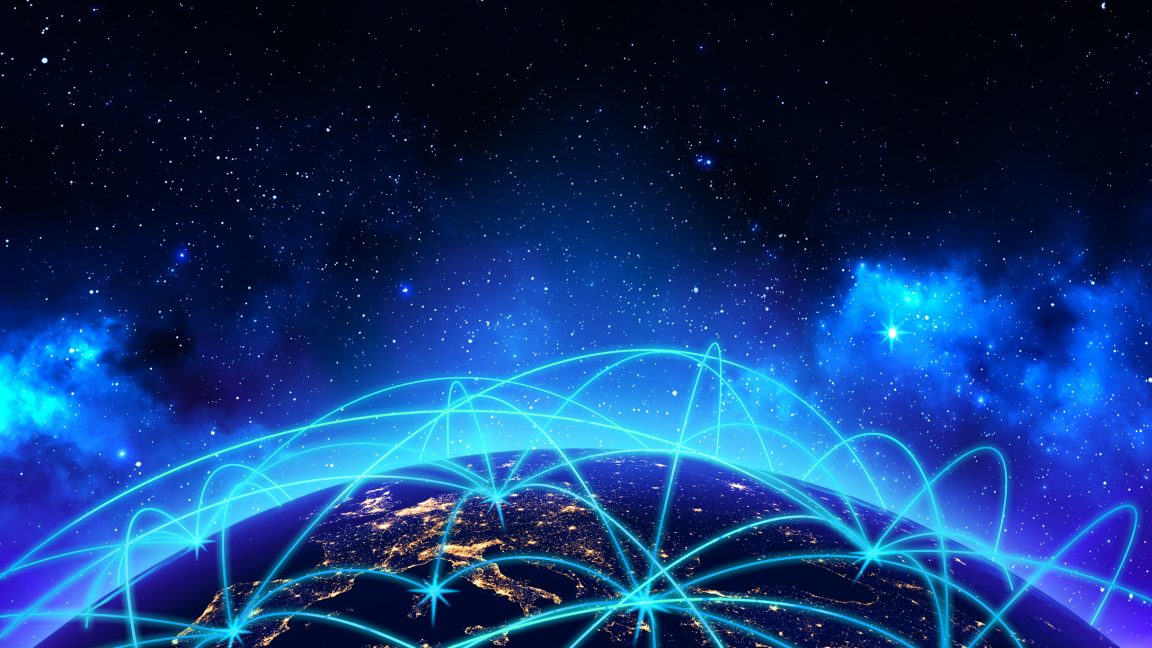 vivanetch's tweet card. A deep dive into Internet infrastructure, plus a rare visit to a subsea cable landing site.