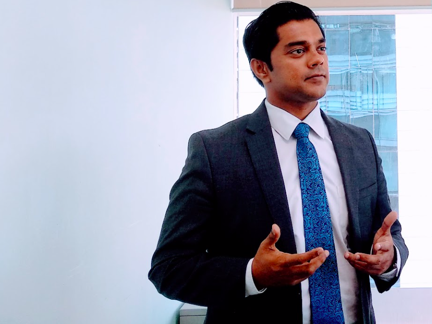 socialmediasmq's tweet card. Digital Strategy Consultant for digital transformation with focus on agile capabilities with customized digital strategy consultation services