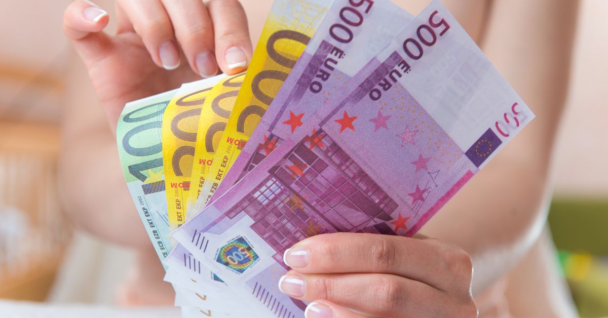 Data_doo's tweet card. Pravica do zimskega regresa – s sprejemom Zakona o izplačilu zimskega regresa se uvaja nova pravica do zimskega regresa.