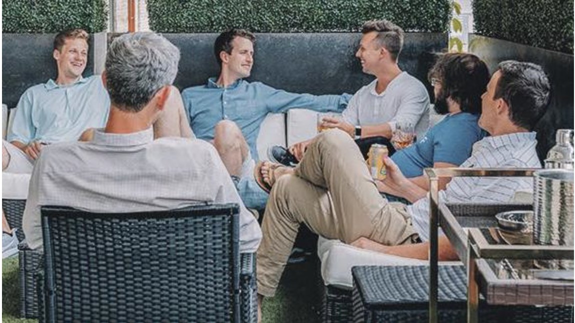 geekersmag's tweet card. To help you help your team bond better, here are simple yet effective happy hour ideas (regardless of your company’s size!). 