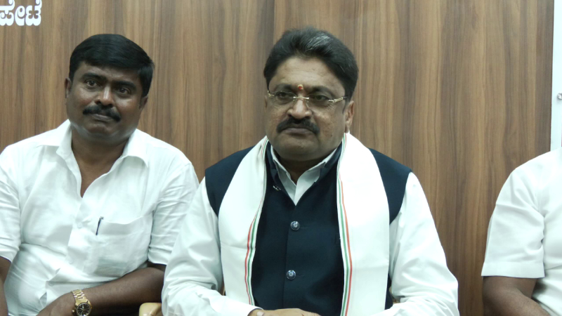 publictvnews's tweet card. ಬೆಂಗಳೂರು: ನಾನೂ ಸಚಿವ ಸ್ಥಾನದ (Ministerial Position) ಆಕಾಂಕ್ಷಿ‌. ನನಗೆ ಈ ಬಾರಿ ಸಚಿವ ಸ್ಥಾನ ಸಿಗುತ್ತೆ ಅನ್ನೋ ವಿಶ್ವಾಸ ಇದೆ ಅಂತ ಬಂಗಾರಪೇಟೆ ಶಾಸಕ ನಾರಾಯಣಸ್ವಾಮಿ (SN