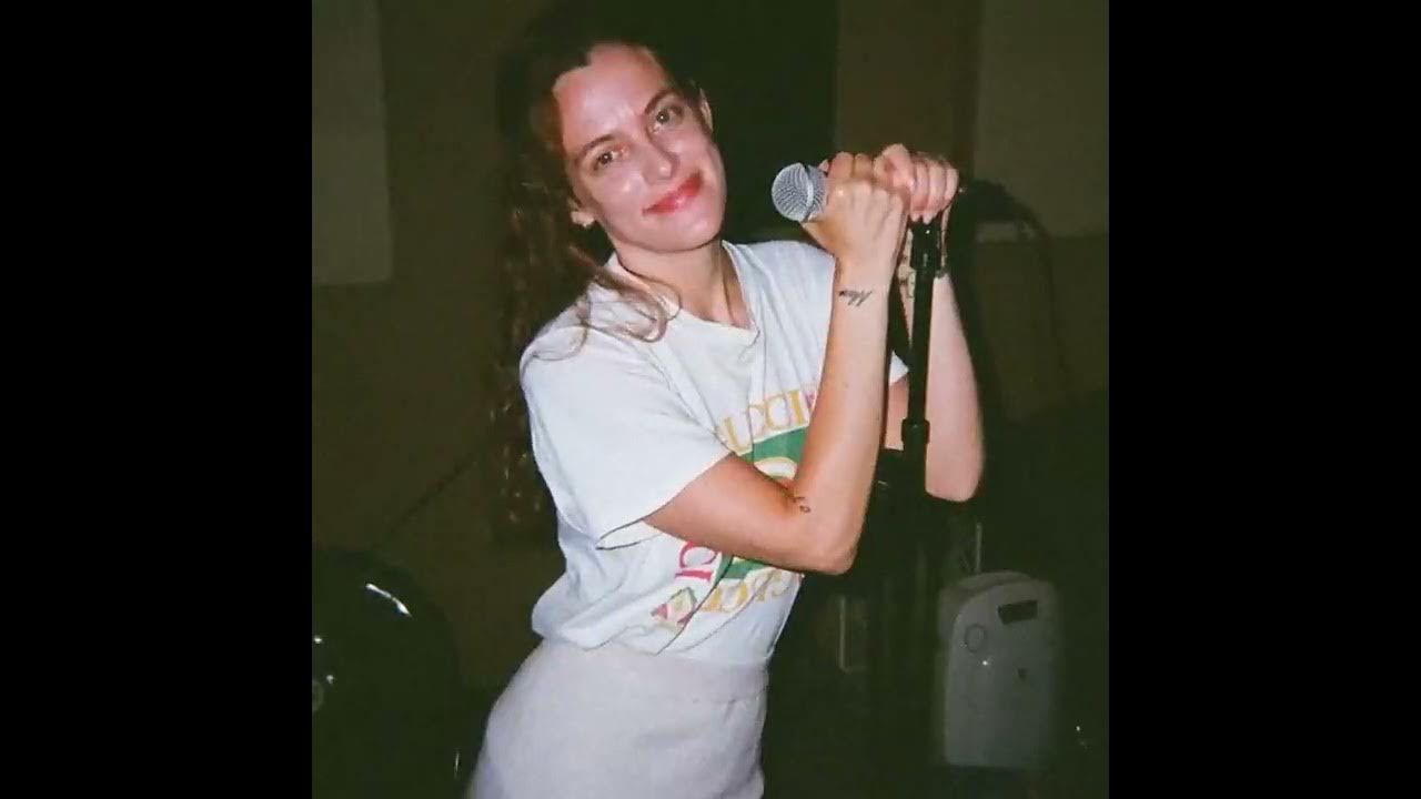 joshisatree's tweet card. Daisy Jones and The Six BTS