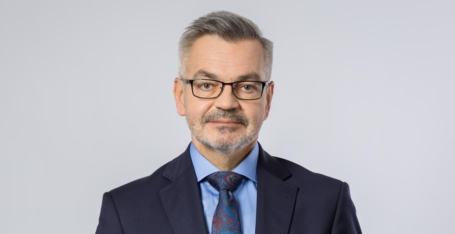 notesfrompoland's tweet card. Polish ambassador attacked in Russia