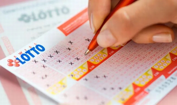 LegalSchweiz's tweet card. Diese Geschichte klingt wie ein Hollywood-Drehbuch - und ist doch zu 100 % real. In der Westschweiz hat eine Gruppe von Spielern, die mittlerweile als "Lotto-Bande" bekannt ist, einen kumulierten...