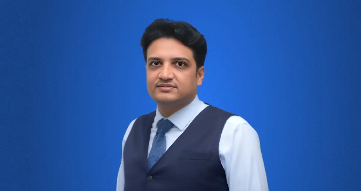 AnalyticsVidhya's tweet card. Learn sentiment analysis using Python. Analyze Twitter data, classify sentiments, and understand real-world applications. Enroll free.