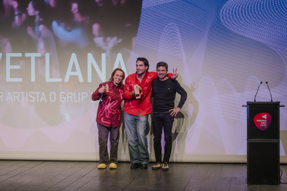 ycomMUSICA's tweet card. La gala, celebrada al Teatre Tarragona, marcada per la descentralització i les reivindicacions del sector, reconeix dotze propostes que reflecteixen la vitalitat de la música en directe a Catalunya