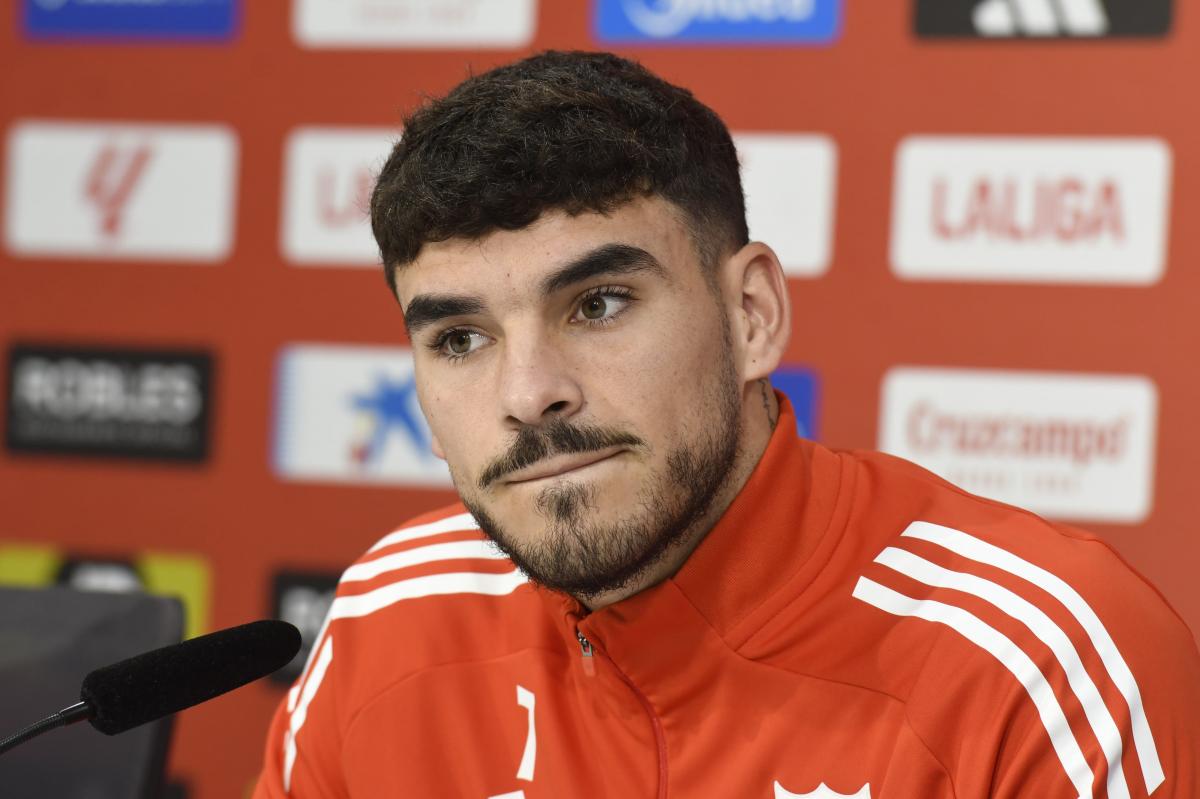 desmarquesev's tweet card. Isaac Romero, atacante del Sevilla, atendió a los medios de comunicación este jueves para analizar la actualidad blanquirroja.