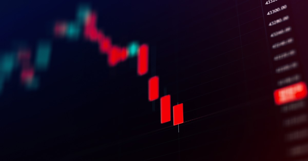 Purpose31Script's tweet card. トランプ大統領が中国製品への関税大幅引き上げを警告し仮想通貨市場が大幅安に。ビットコインは10%下落し市場全体で1250億ドル超の時価総額が消失した。