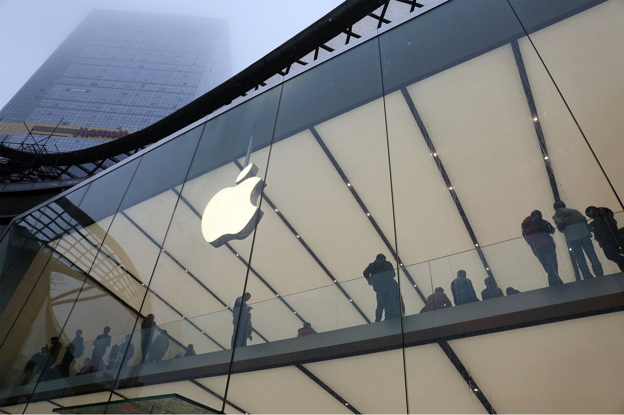 CandidTodayTech's tweet card. Apple releases critical security update for iPhones and iPads to patch zero-day vulnerability CVE-2025-24201 in WebKit, which powers Safari.