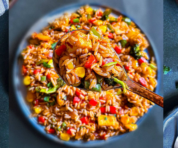 EasyCookin2012's tweet card. Peri Peri Veg Fried Rice with Paneer or Tofu: 15 minutes, quick, spicy, lip-smacking recipe perfect for busy days of weekend brunch. Combines rice (fresh or leftover), mixed vegetables, paneer (tofu...