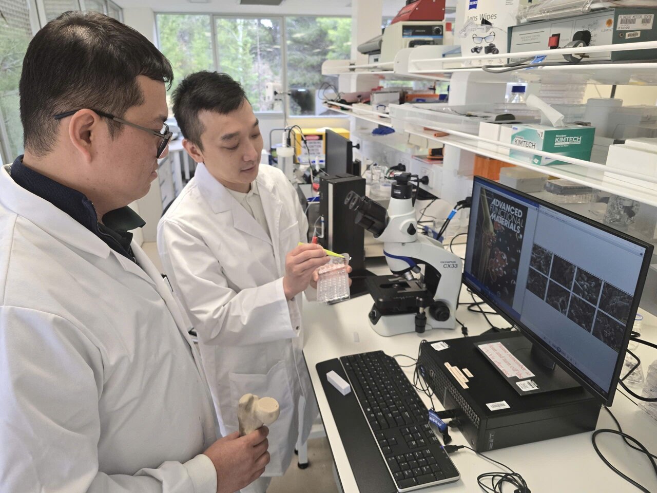 SignalStartup's tweet card. A pioneering liquid metal combination is shaping up as a potential secret weapon in the global fight against antimicrobial resistance, and promises to outlast existing implant materials.