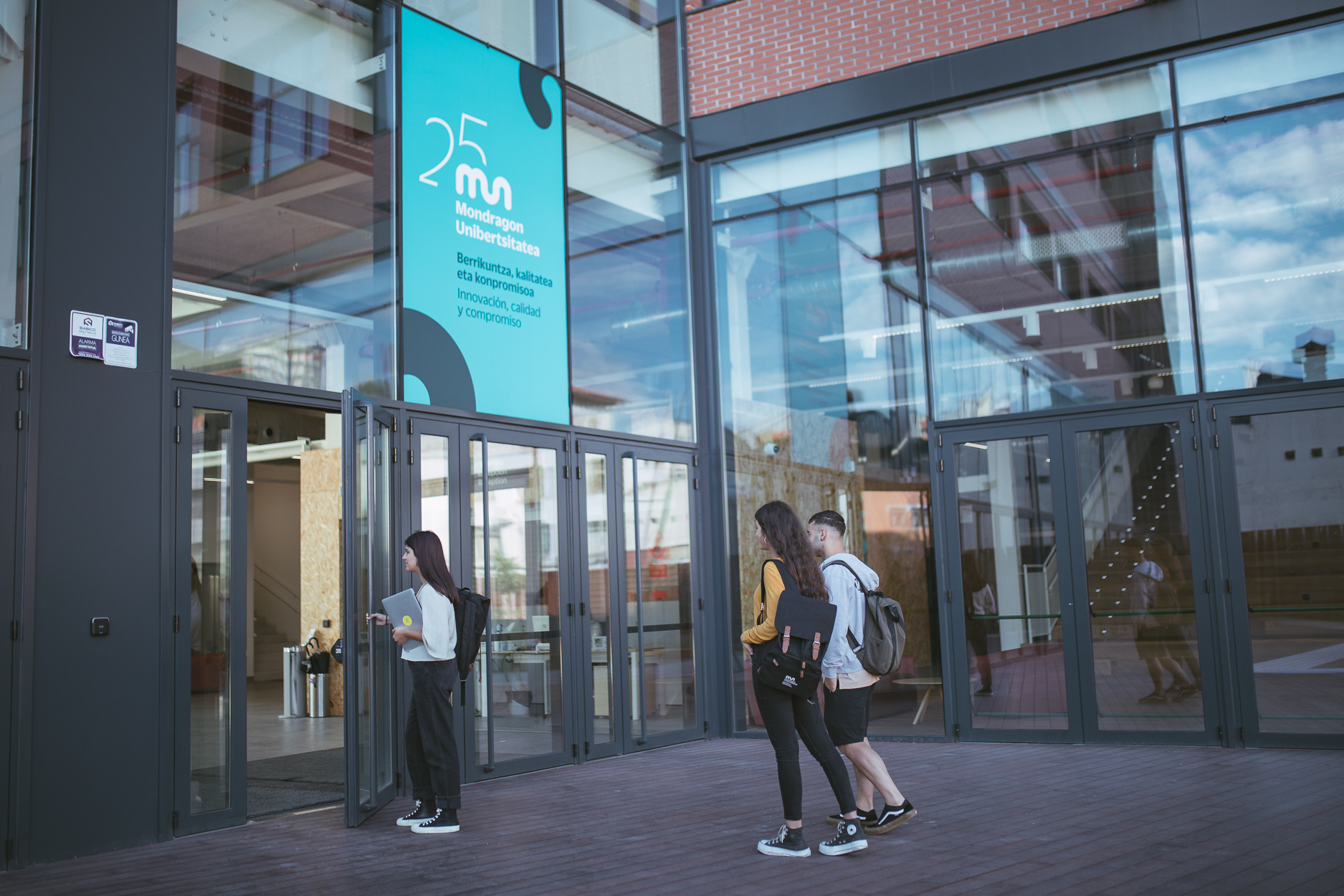 imurua's tweet card. La jornada forma parte de un espacio de innovación educativa impulsada por Mondragon Unibertsitatea e IFE Europe.