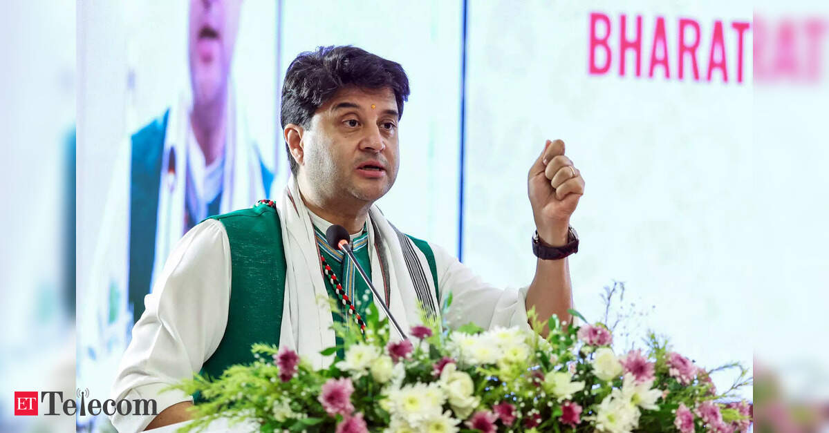 MuntazirAbbas's tweet card. Union Minister Jyotiraditya Scindia announces that BSNL's expansion plans will create 28,000 new jobs with a ₹47,000 crore investment for the 4G network rollout. The government is focusing on...
