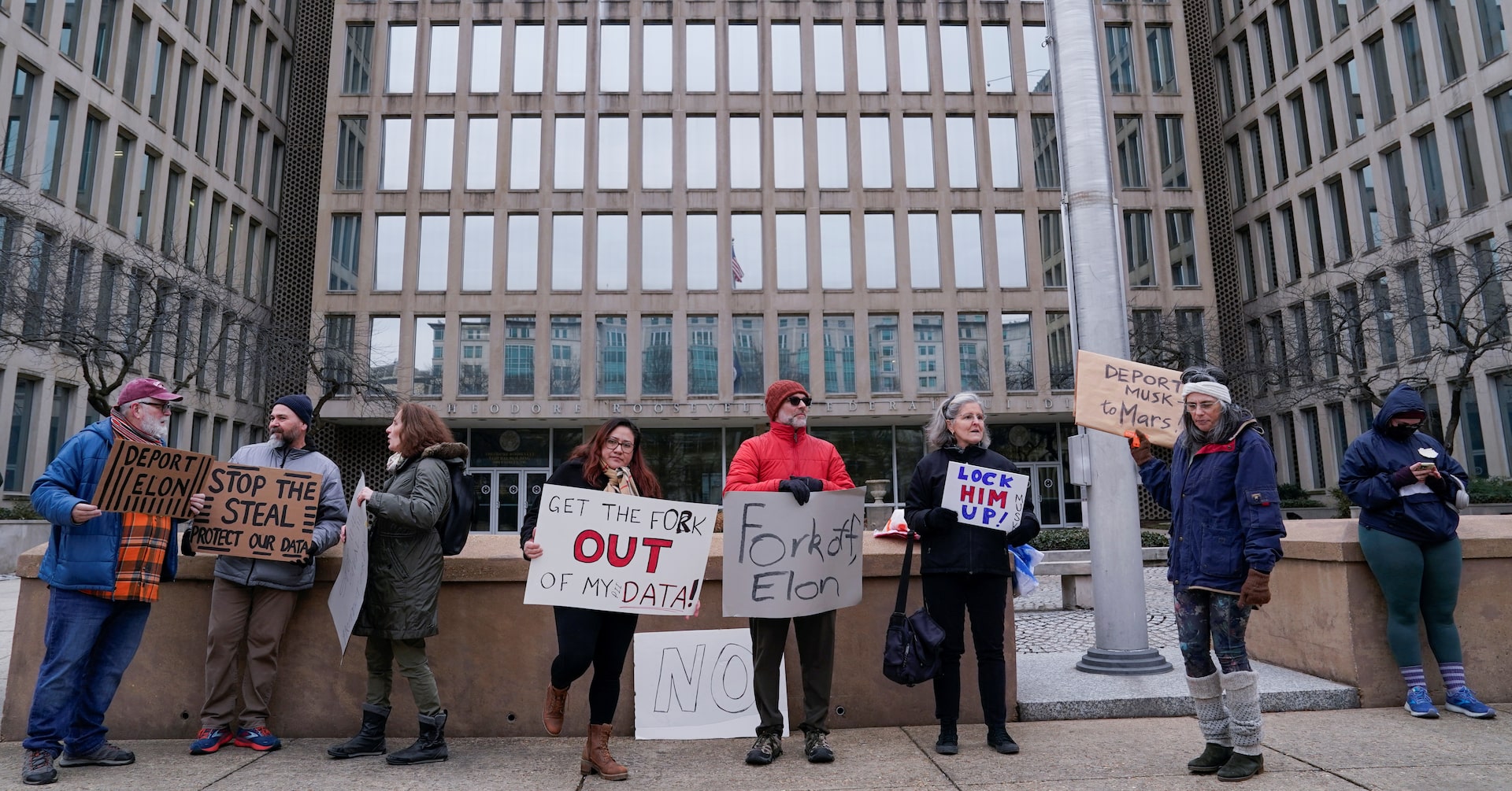 SteveTwowolves's tweet card. The systems include a vast database of federal-employee data.