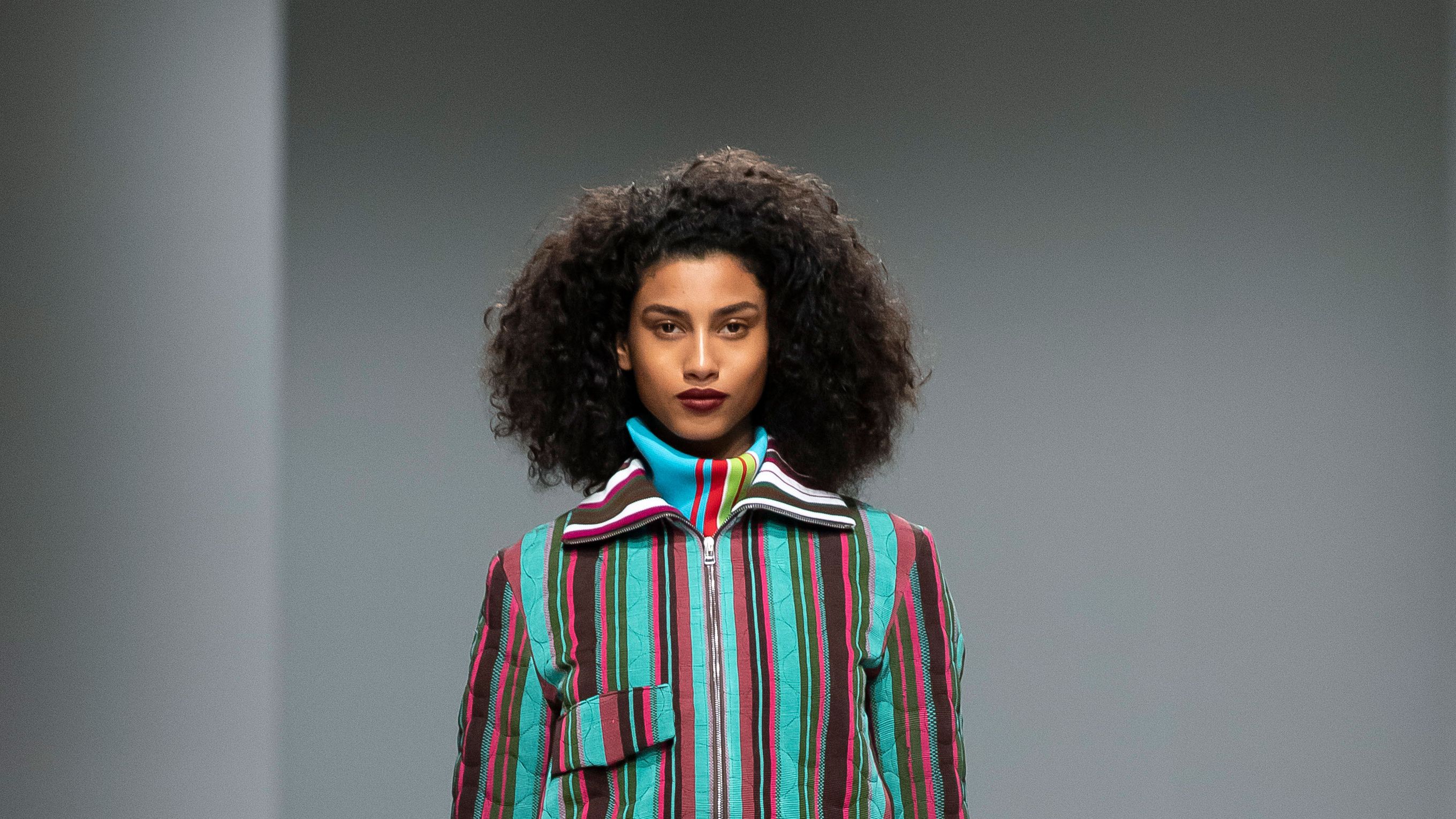 Proportion's tweet card. Kenneth Ize Fall 2020 Ready-to-Wear collection, runway looks, beauty, models, and reviews.