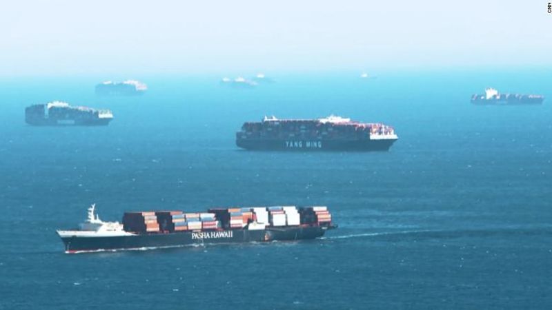 javiersanmartin's tweet card. La pesadilla de la cadena de suministro está aumentando los precios para los consumidores y ralentizando la recuperación económica mundial. Desafortunadamente, Moody’s Analytics advierte que las...