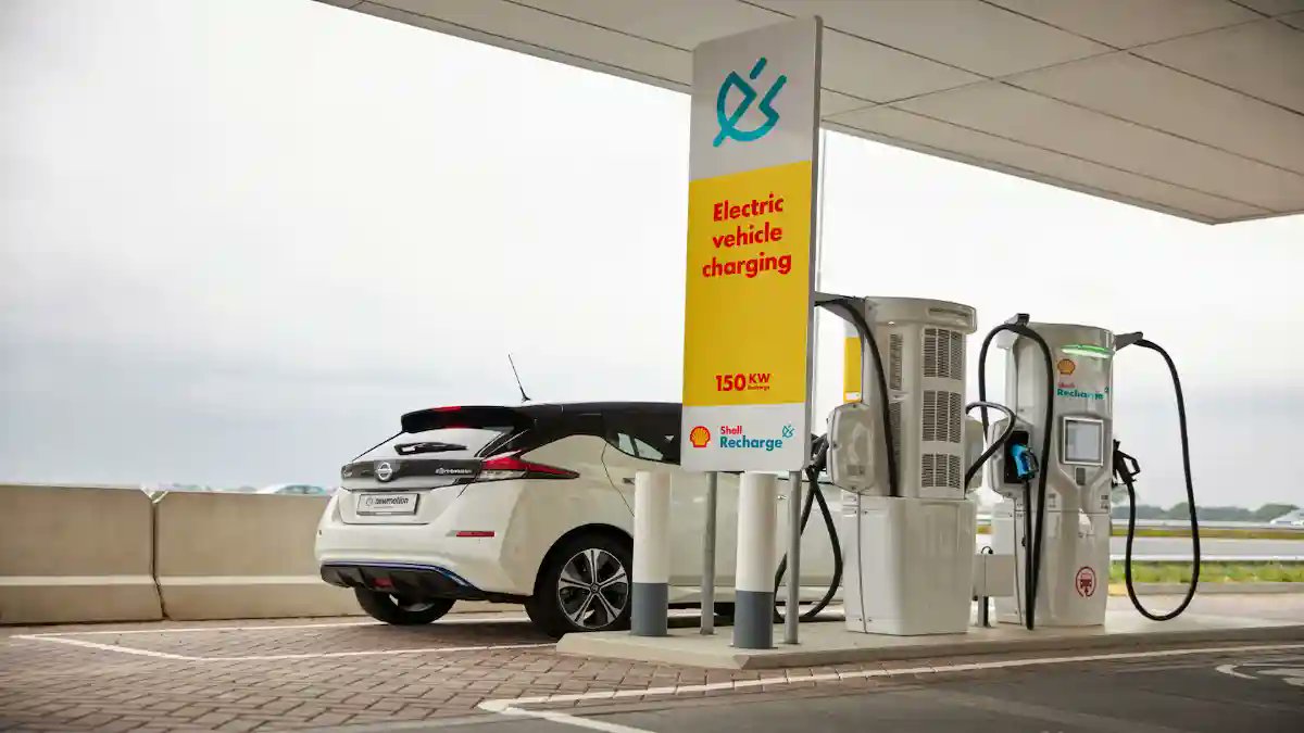 TopSolarPicks's tweet card. Planning a road trip in your EV? Discover if Shell Recharge charging station are fast enough for long-distance travel. Speed, pricing, and tips inside!