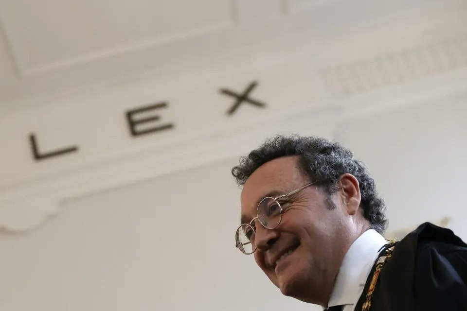 elmundoes's tweet card. Un fallo histórico adoptado por una amplia mayoría de jueces. El Tribunal Supremo ha condenado al fiscal general del Estado, Álvaro García Ortiz, por un delito de revelación...