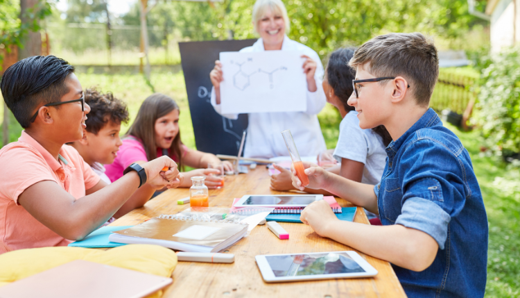 chcaron80's tweet card. Pour recréer du lien entre la nature et les élèves, l’organisation de temps scolaires en dehors de l’enceinte de l’école peut se révéler