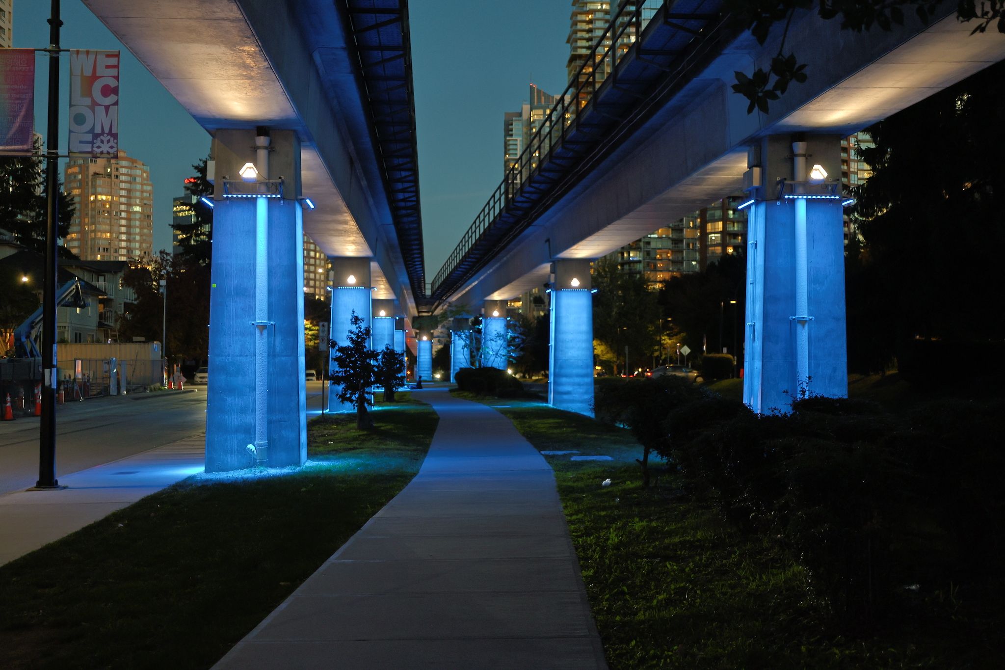DailyHiveVan's tweet card. The City of Burnaby has finished the installation of LED lights for SkyTrain's Expo Line between Royal Oak and Patterson stations.