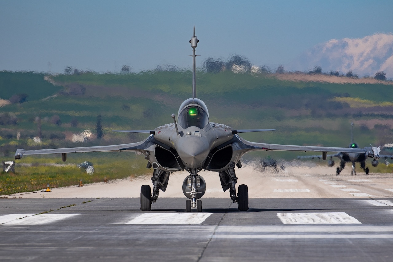 GBF33's tweet card. En 2024, la France a enregistré sa deuxième meilleure performance jamais vue dans l’armement : 21,6 milliards d’euros de commandes à l&rsq