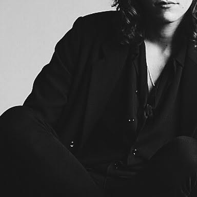 Harry_Styles's tweet card. @harrystyles • Instagram photo