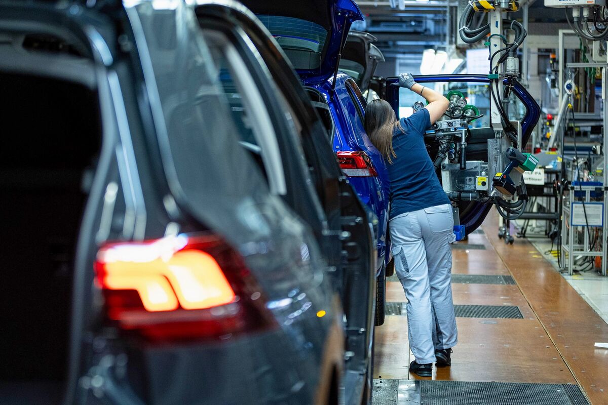 KeySignals's tweet card. Germany’s economy may return to growth in the final three months of the year as the volatility created by US tariffs subsides, according to the Bundesbank.