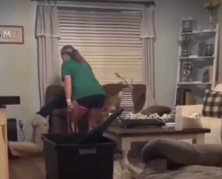 TranslateMom's tweet card. Easily translate and transcribe TikTok, YouTube, and Twitter videos.