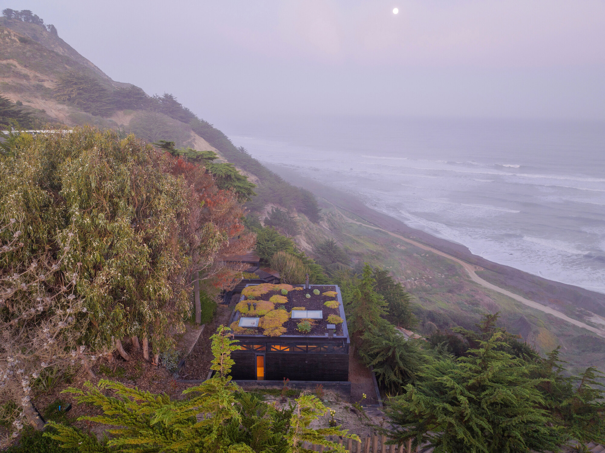 GoetzDaisy's tweet card. This pavilion proves great design makes guests feel at home. #interiorarchitecture #guestexperience