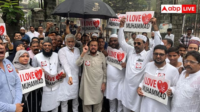 saurabhmohan_j's tweet card. I Love Mohammad Controversy: आई लव मोहम्मद का मामला कानपुर के रावतपुर से शुरू हुआ. बारावफात के जुलूस के दौरान मुस्लिम युवाओं ने आई लव मोहम्मद लिखे पोस्टर और बैनर लगाए, जिसके बाद विवाद शुरू हो गया.