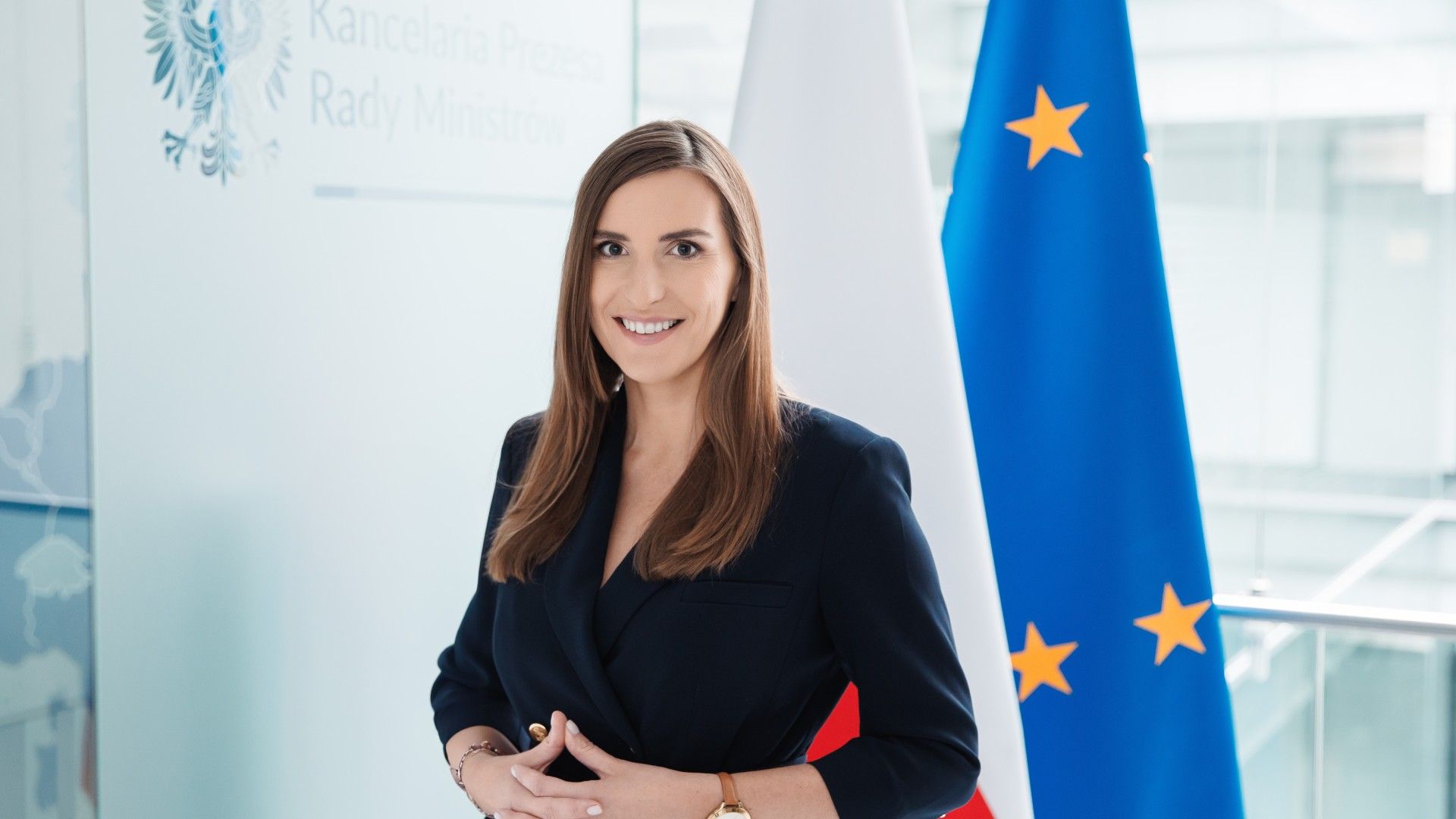 Defence24pl's tweet card. Polska jako największy beneficjent unijnego instrumentu wsparcia inwestycji obronnych SAFE jest w oczach Komisji Europejskiej liderem tego programu; wiele krajów obserwuje polskie zabiegi o unijne...