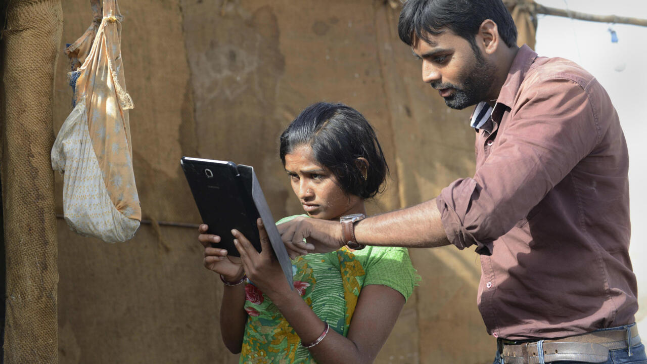 VDSTNVLL64's tweet card. L’illectronisme, c’est le terme utilisé pour désigner l’illettrisme numérique, c’est-à-dire la difficulté, voire l’incapacité à se servir des outils numériques.