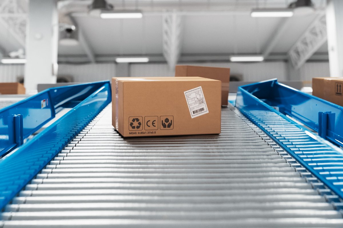 VESYLapp's tweet card. VESYL offers dynamic, customizable shipping automation that adapts to complex ecommerce needs.