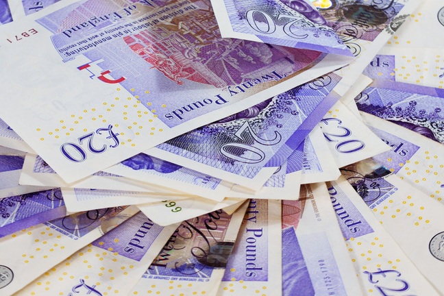 21percentgroup's tweet card. Average salary rises 3.5 per cent to £327,000, with Cambridge’s Deborah Prentice topping pay list