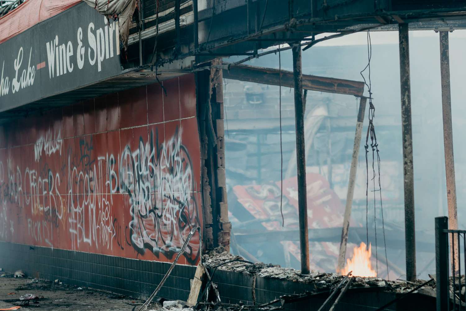 feeonline's tweet card. Even in the face of wanton destruction and violence, Minneapolis is preventing business owners from taking a simple precaution to protect themselves and their property ... because of aesthetics.