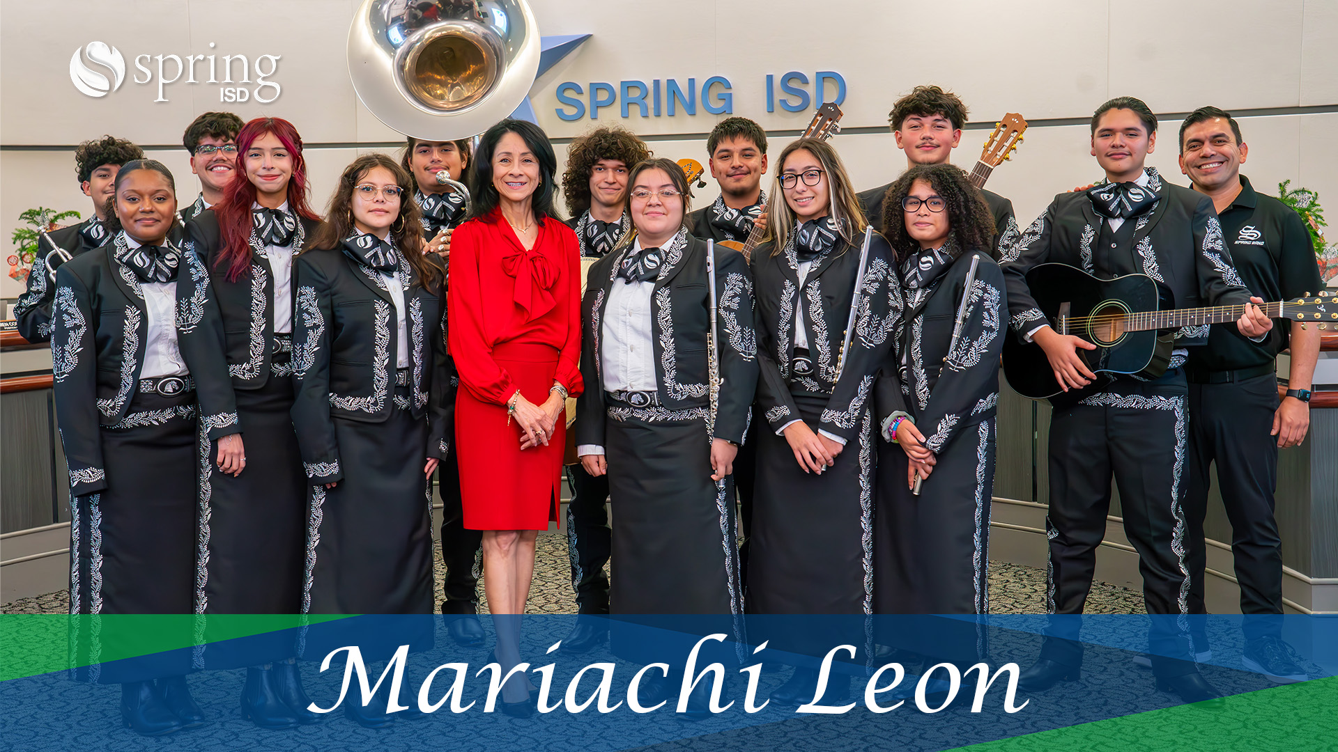 SpringEspanol's tweet card. En el corazón de Spring ISD, se ha tejido un hermoso proyecto que representa la diversidad y la rica cultura del distrito. Por primera vez en los 90 años de historia del distrito, se ha formado el...