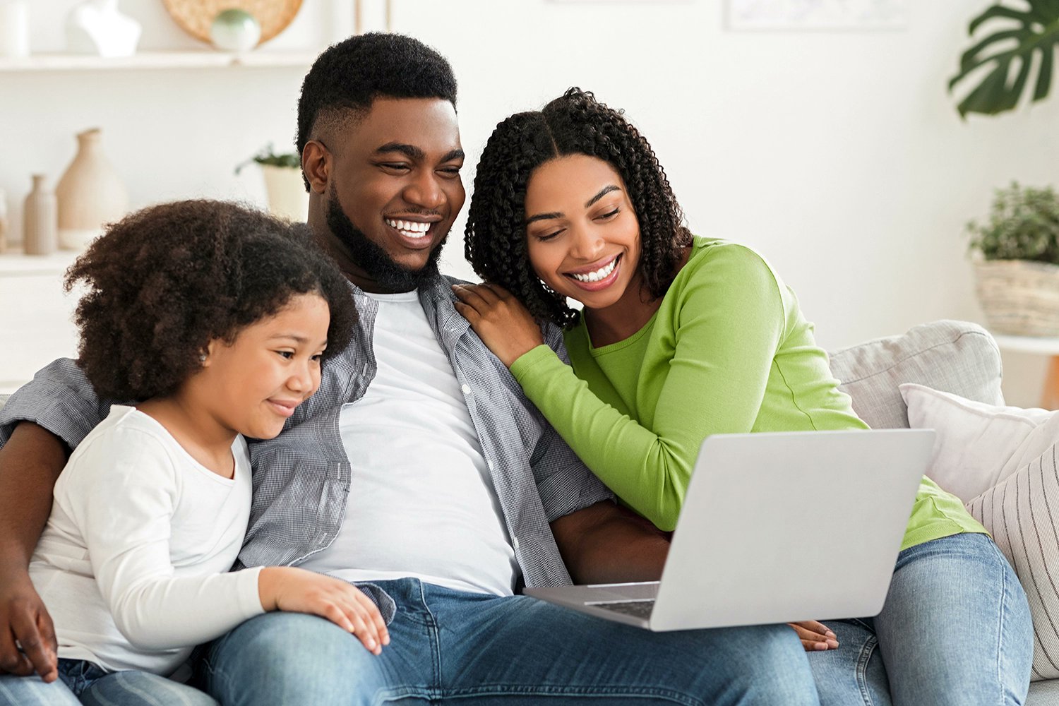 DigitalLIFEBox_'s tweet card. Your Investments & Crypto Your Photos and Social Media Everything you’ve created online… Will your family have access when you’re gone? Start Now They’ll have questions. Give them answers. When...