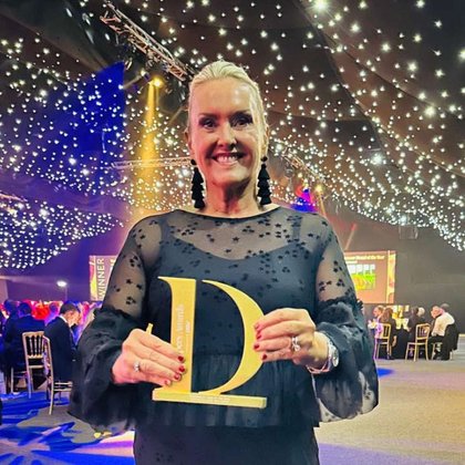 Tweet card summary image