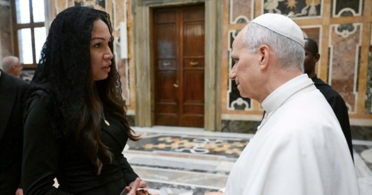 Bitnonet's tweet card. Megan Garcia doživjela je jednu od najgorih mogućih tragedija: njezin 14-godišnji sin Sewell Setzer počinio je samoubojstvo. No, ono što njezinu priču čini specifičnom je što je za to odgovoran...