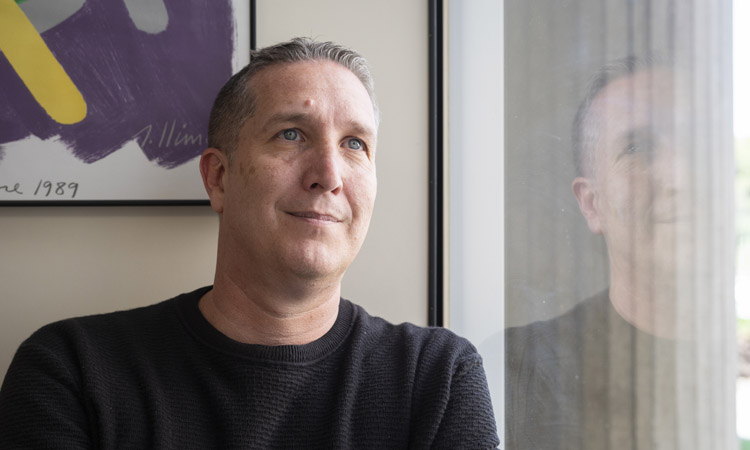 Comunicacio21's tweet card. Entrevista amb Albert Aguilera, director del magazín ‘Tot es mou’ de TV3, on defensa la televisió pública de Catalunya.