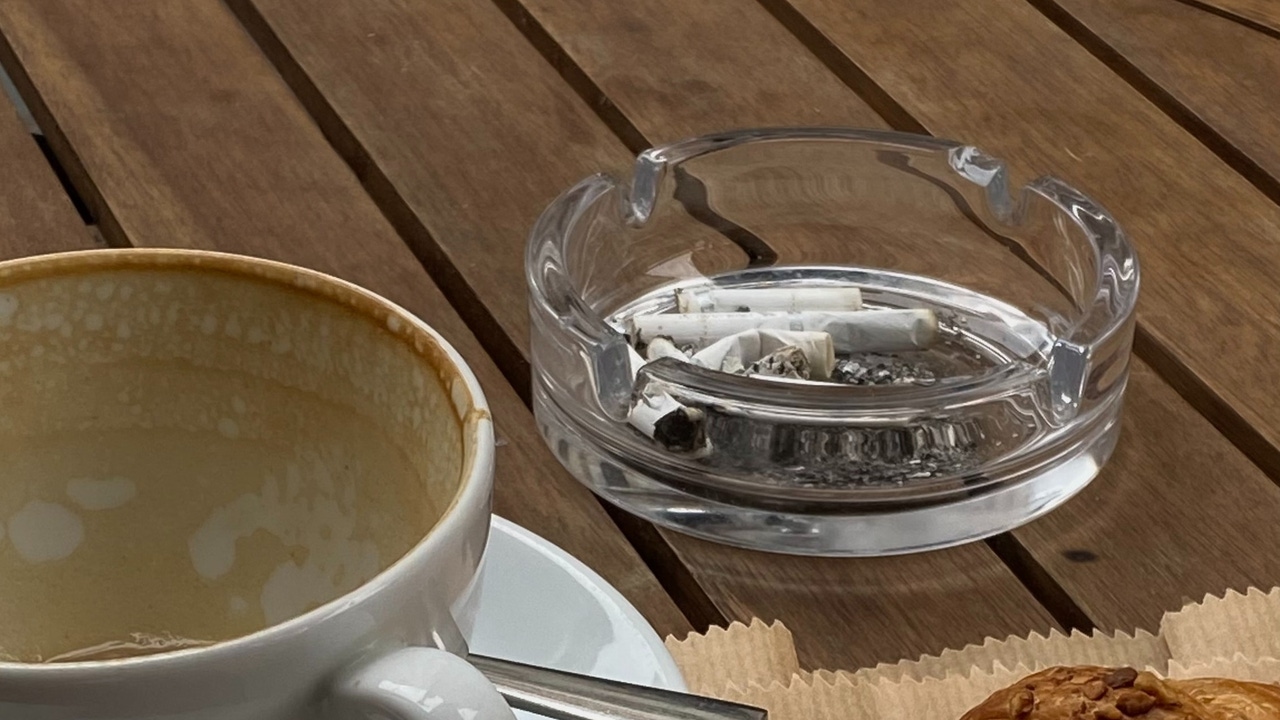 OndaCero_es's tweet card. El anteproyecto fue presentado el 9 de septiembre por la ministra de Sanidad, Mónica García, y ya ha generado intensas reacciones en los medios y redes británicas.