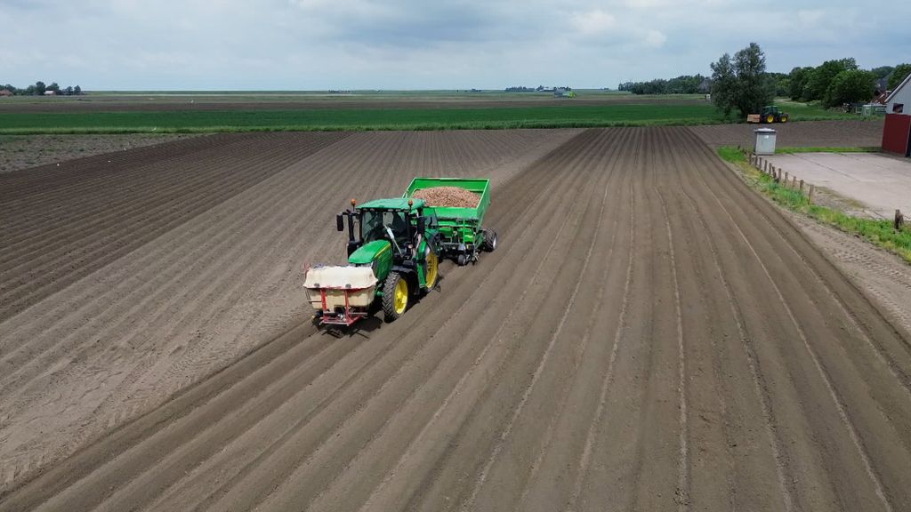 NOS's tweet card. Het wetsvoorstel gewasbeschermingsmiddelen ging volgens het kabinet veel te ver, door een wijziging die de Kamer toevoegde. Nu trekt staatssecretaris Jansen het voorstel in.