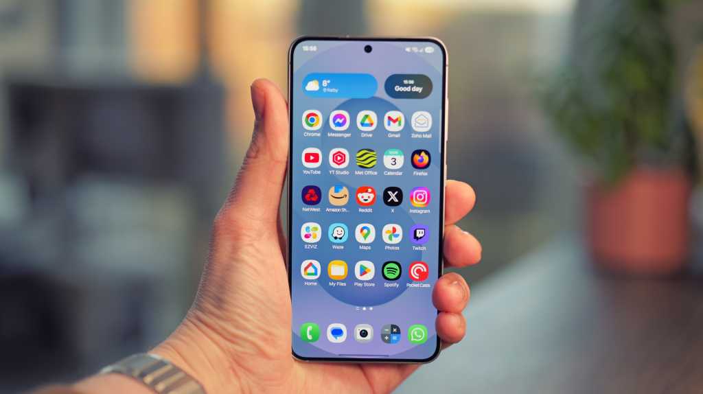 TechAdvisorHQ's tweet card. Samsung is rumoured to be preparing more capacious silicon-carbon batteries for the Galaxy S26 a good year after some of its rivals