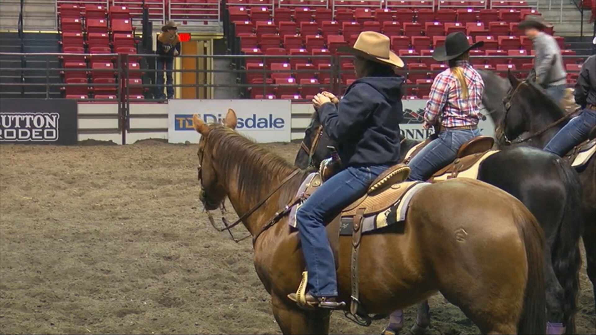 AVMAvets's tweet card. A highly contagious equine herpes virus is rapidly spreading in Texas, with reports of cases in Oklahoma, prompting urgent warnings and event cancellations.