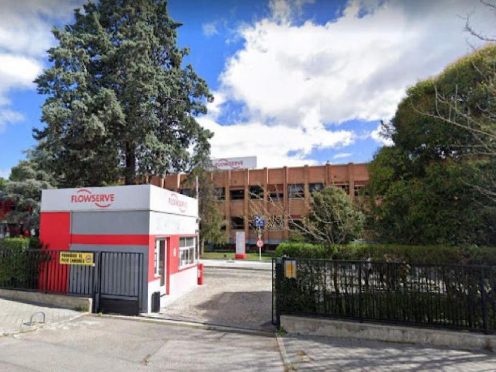 Miracorredor's tweet card. La medida, que afecta a casi la mitad de la plantilla, ha causado gran sorpresa y preocupación entre los trabajadores.